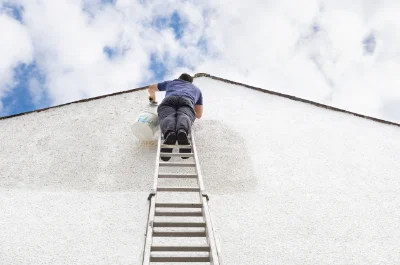 Peinture extérieure à Larzac — façades et ravalement